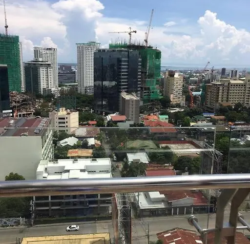 Affordable Friendly Budget Unit Near Ayala Center Apartment *